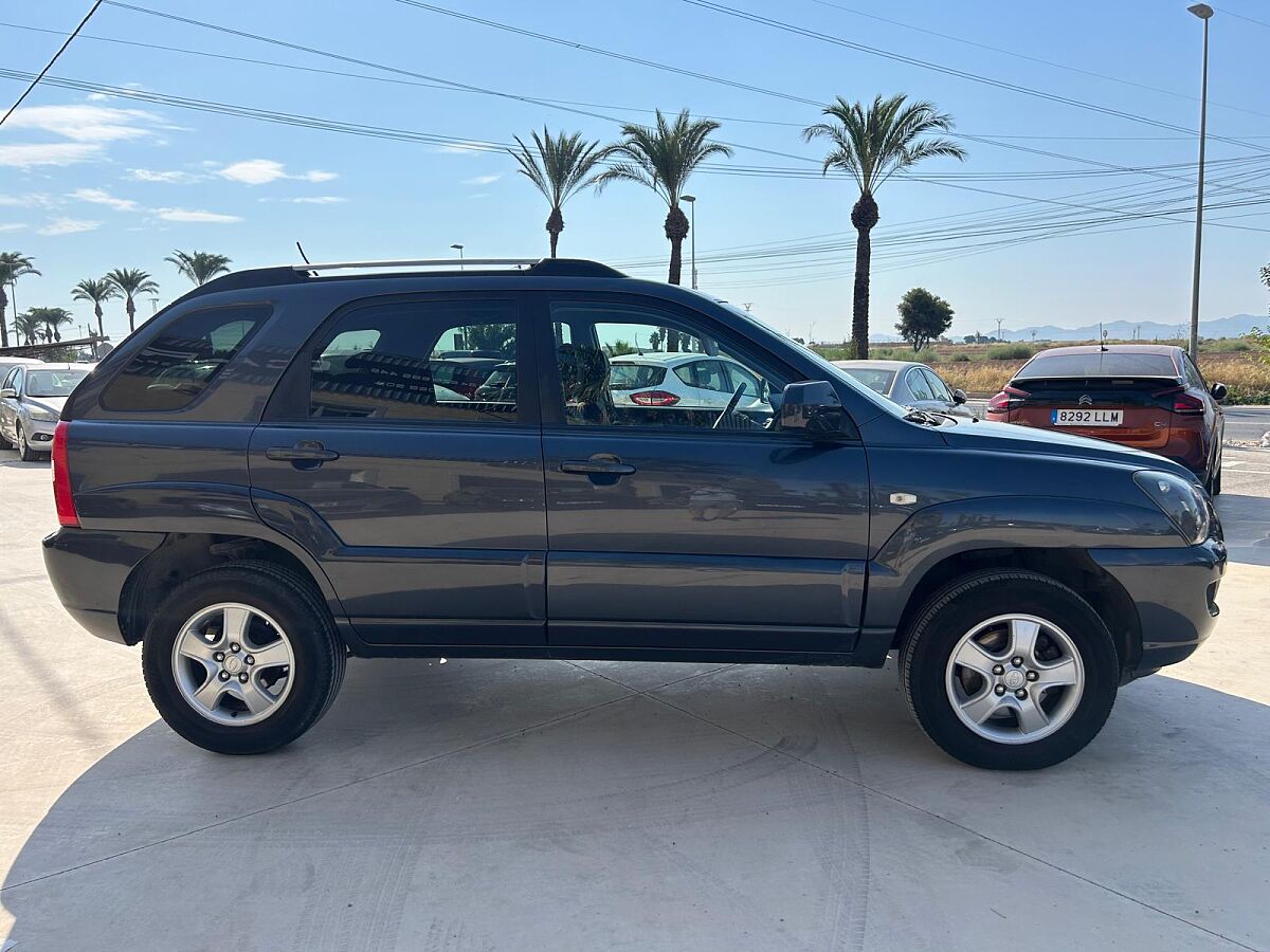 KIA SPORTAGE CUP 2.0 PETROL SPANISH LHD IN SPAIN 76000 MILES SUPERB 200